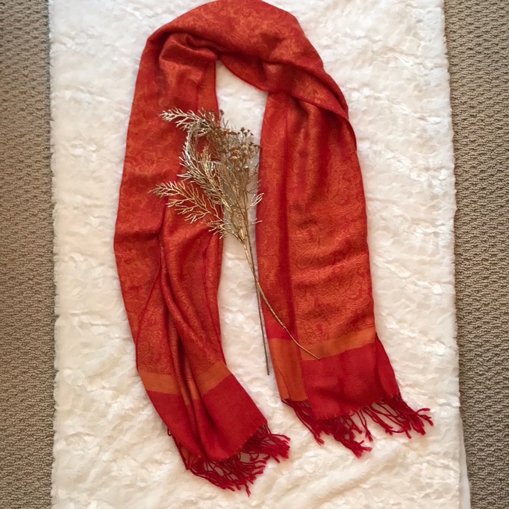 Orange scarf 🌹